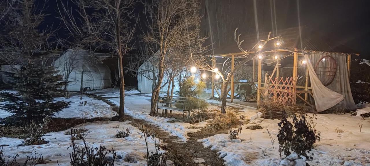 Karakol Yurt Lodge المظهر الخارجي الصورة